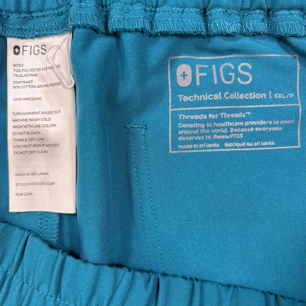 FIGS Women’s Zamora Jogger Scrub Pants in Pacific Blue |
Size XXL/P - Picture 10 of 10